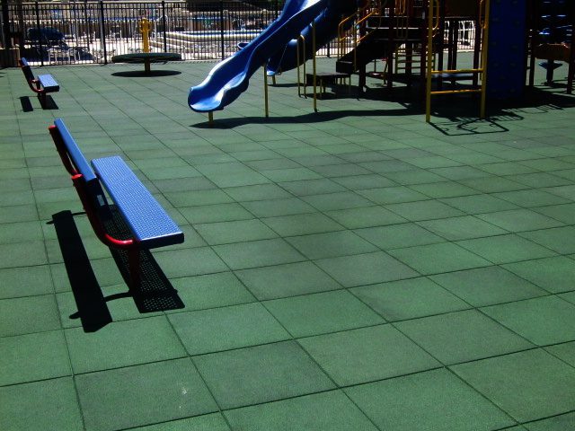Losetas de caucho especial para parques infantiles y gimnasios, suelos para parques  infantiles medida de 50 x 50 x 4 cm (8 losetas (2 m2), Negro) : :  Bricolaje y herramientas
